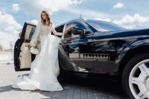 The Ultimate Guide to Picking the Perfect Wedding Limousine (2)